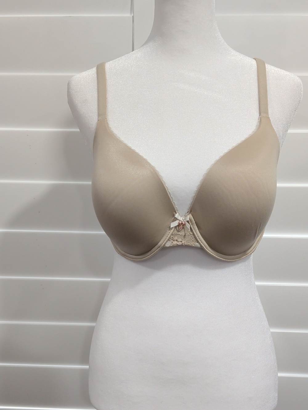 Victoria's Secret Beige Lined perfect Coverage Bra